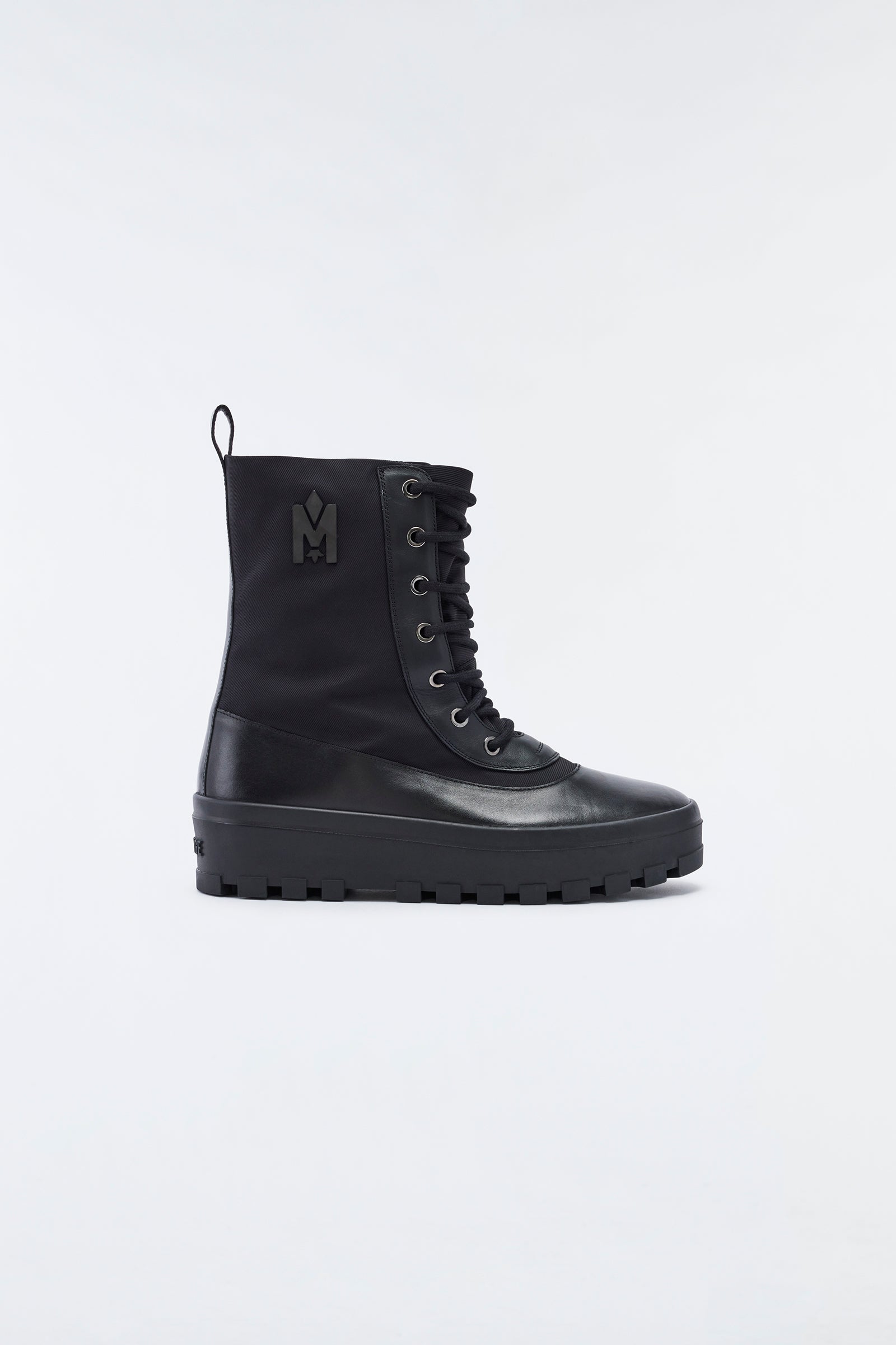 Hero-MU, Unlined winter boot with Mackage signature lug tread for