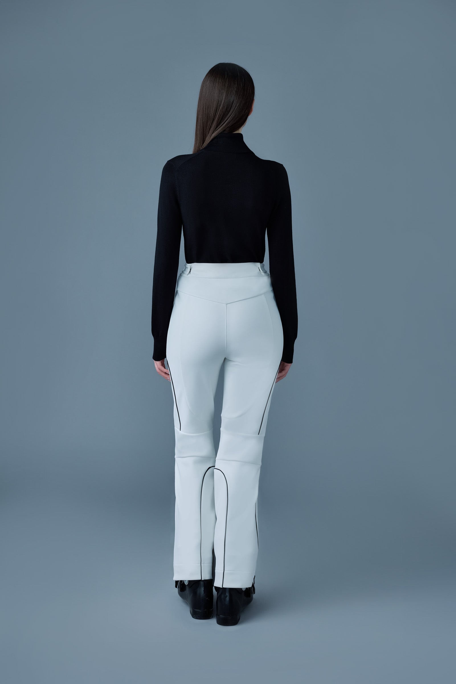 Maika, techno fleece ski pants with articulated knees and smocked