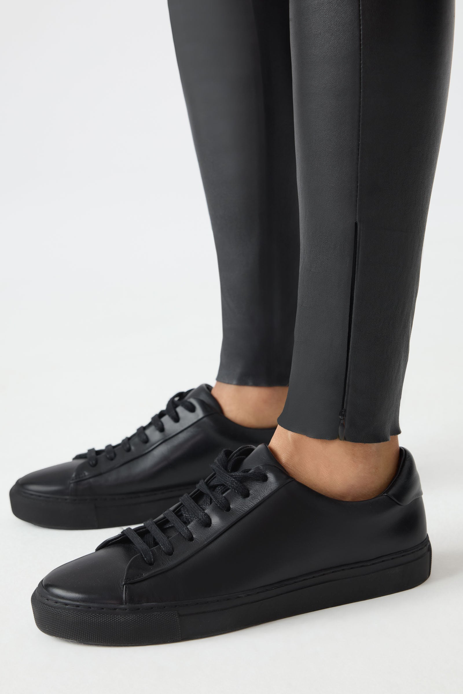 NAVI-Z Fitted Leather Legging for Women | Mackage® US