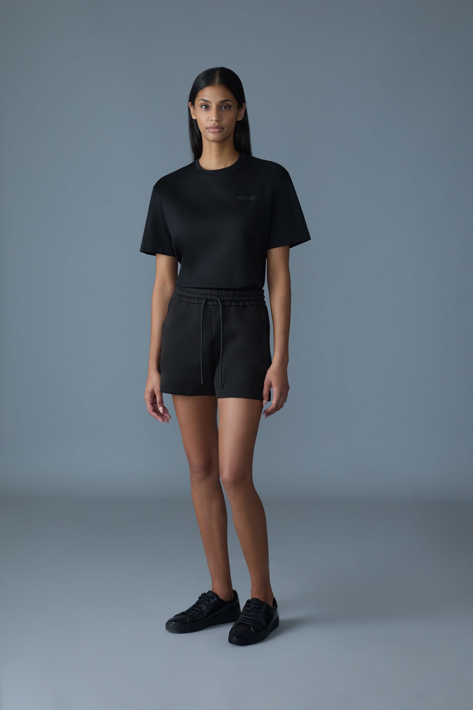 MACKAGE ホワイト Tシャツ XS シリコンロゴ Tee-W - T-Shirt With Mackage Silicone Logo | Mackage® CA