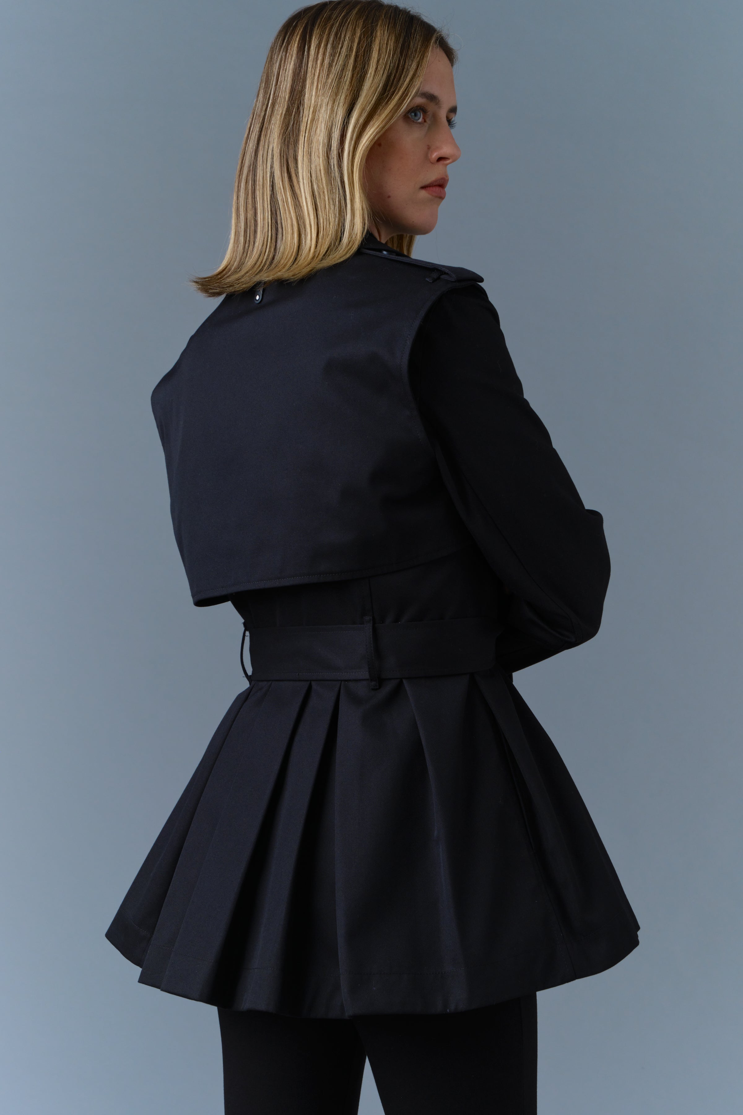 Adva, Mid-Length buckled belt trench | Mackage® US