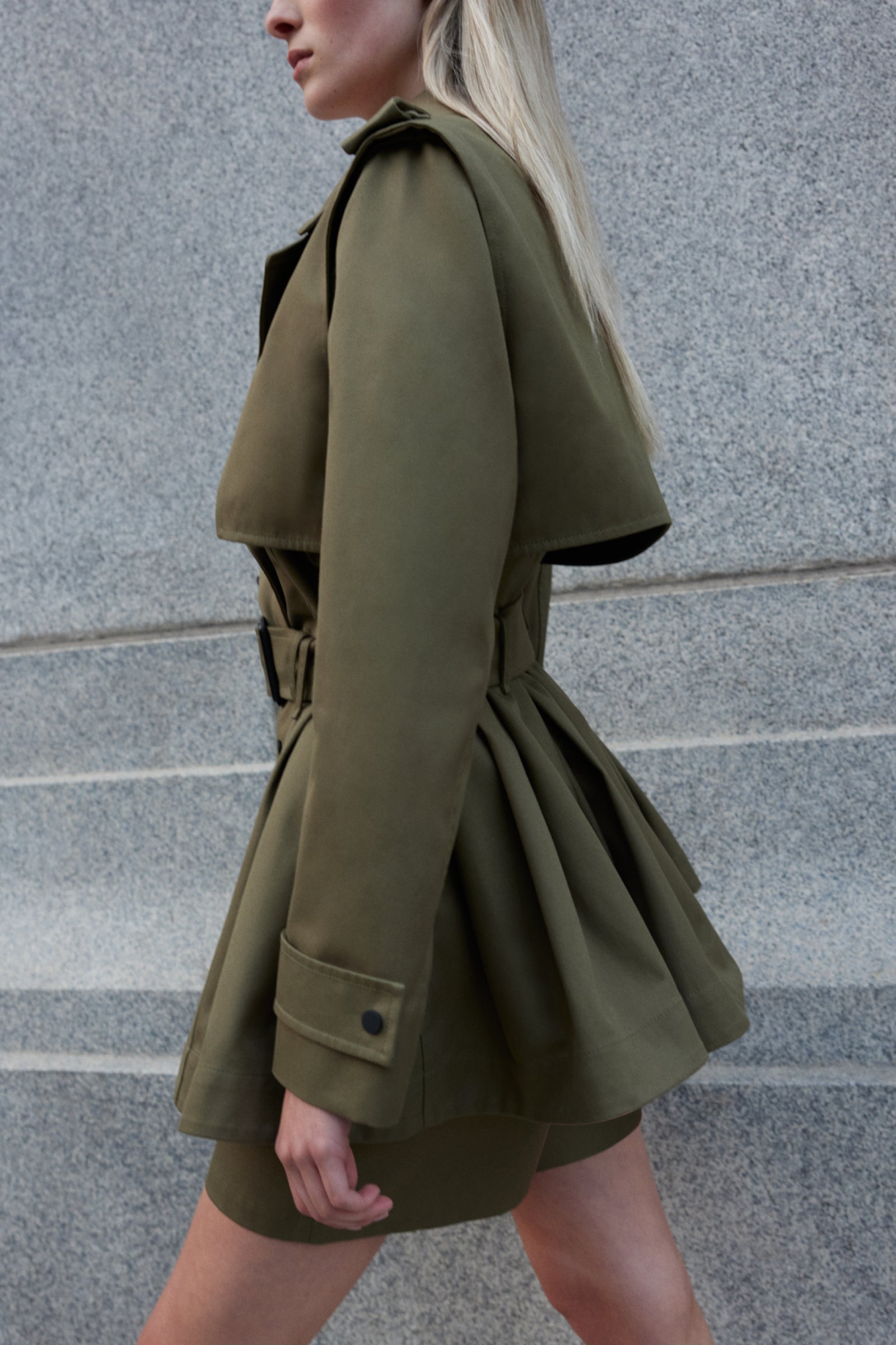ADVA Mid-Length buckled belt trench | Mackage® US