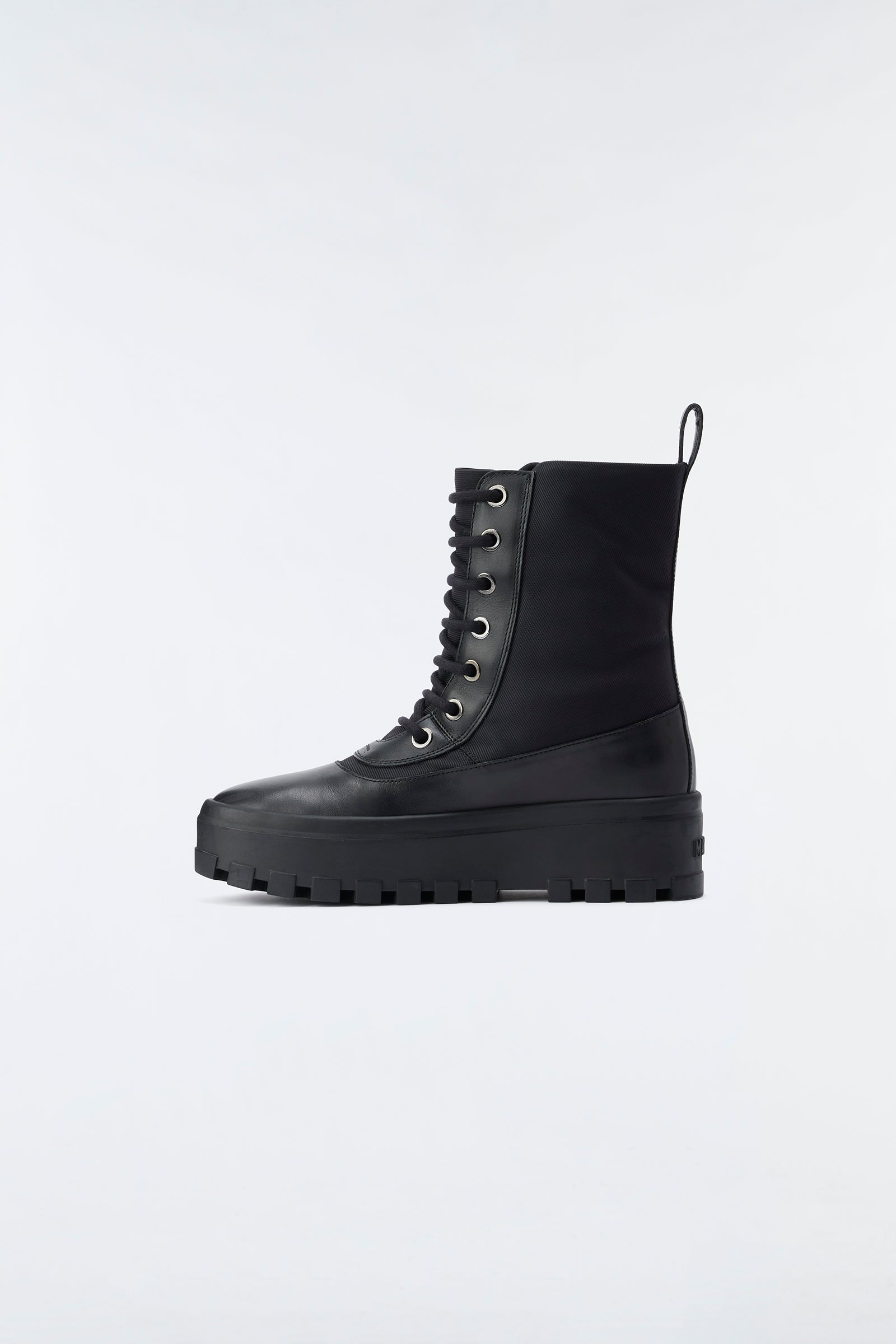 Hero-WU, Unlined winter boot with Mackage signature lug Hero-WU, Unlined winter boot with Mackage signature lug