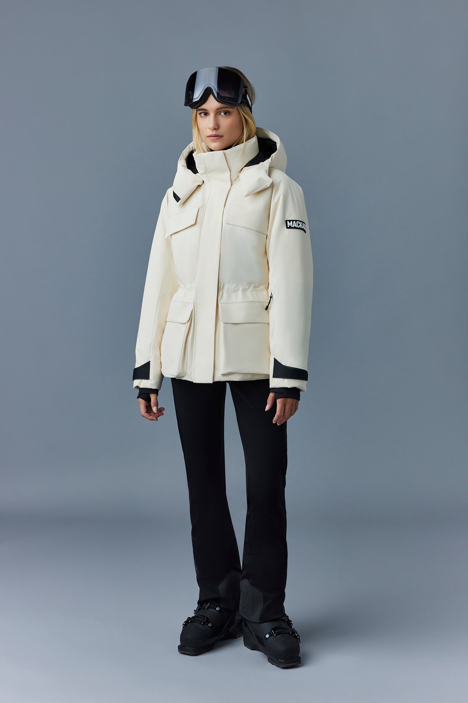 スキー・スノボに【Mackage】ICLYN-R  ダウンスキージャケット Iclyn, Medium down ski jacket with removable hood for ladies