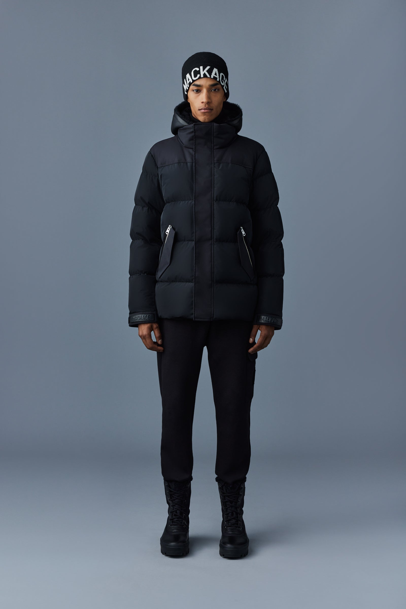 【カナダ直送!】Mackage マッカージュ Riley Black Riley, Classic down jacket with removable shearling bib for