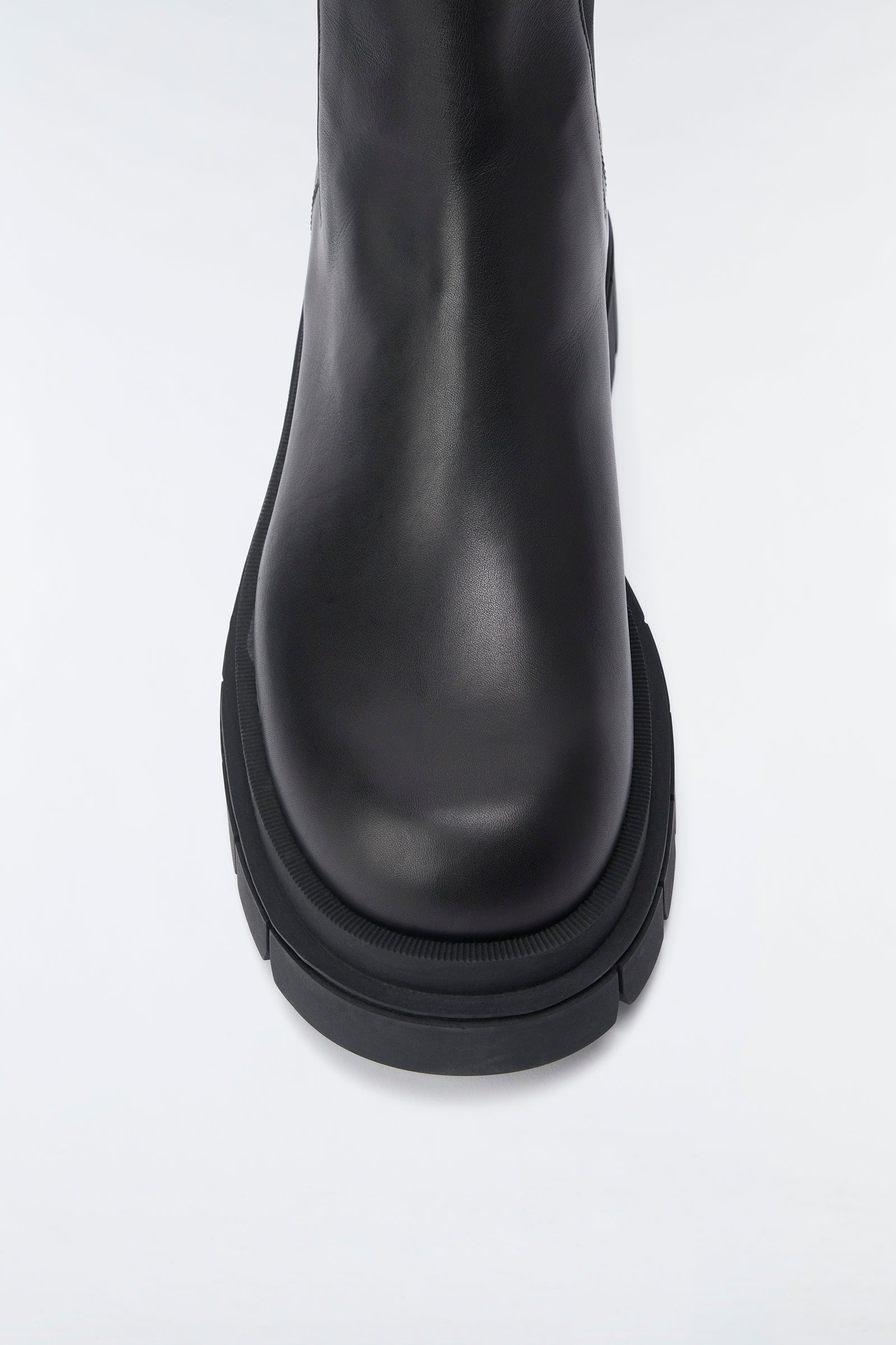 Storm, Unlined lug sole (R) Leather Chelsea boot for men | Mackage® US